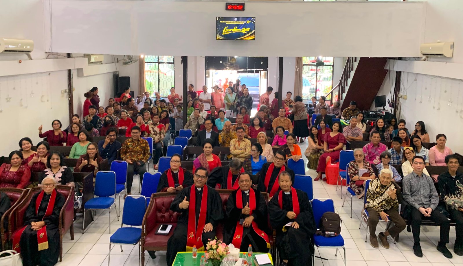 Sukacita Berlipat Ganda: Perayaan HUT Ke-38 GKRI Harapan Baru dan Penahbisan Pendeta Baru