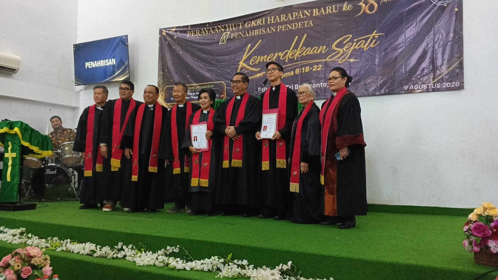 Sukacita Berlipat Ganda: Perayaan HUT Ke-38 GKRI Harapan Baru dan Penahbisan Pendeta Baru