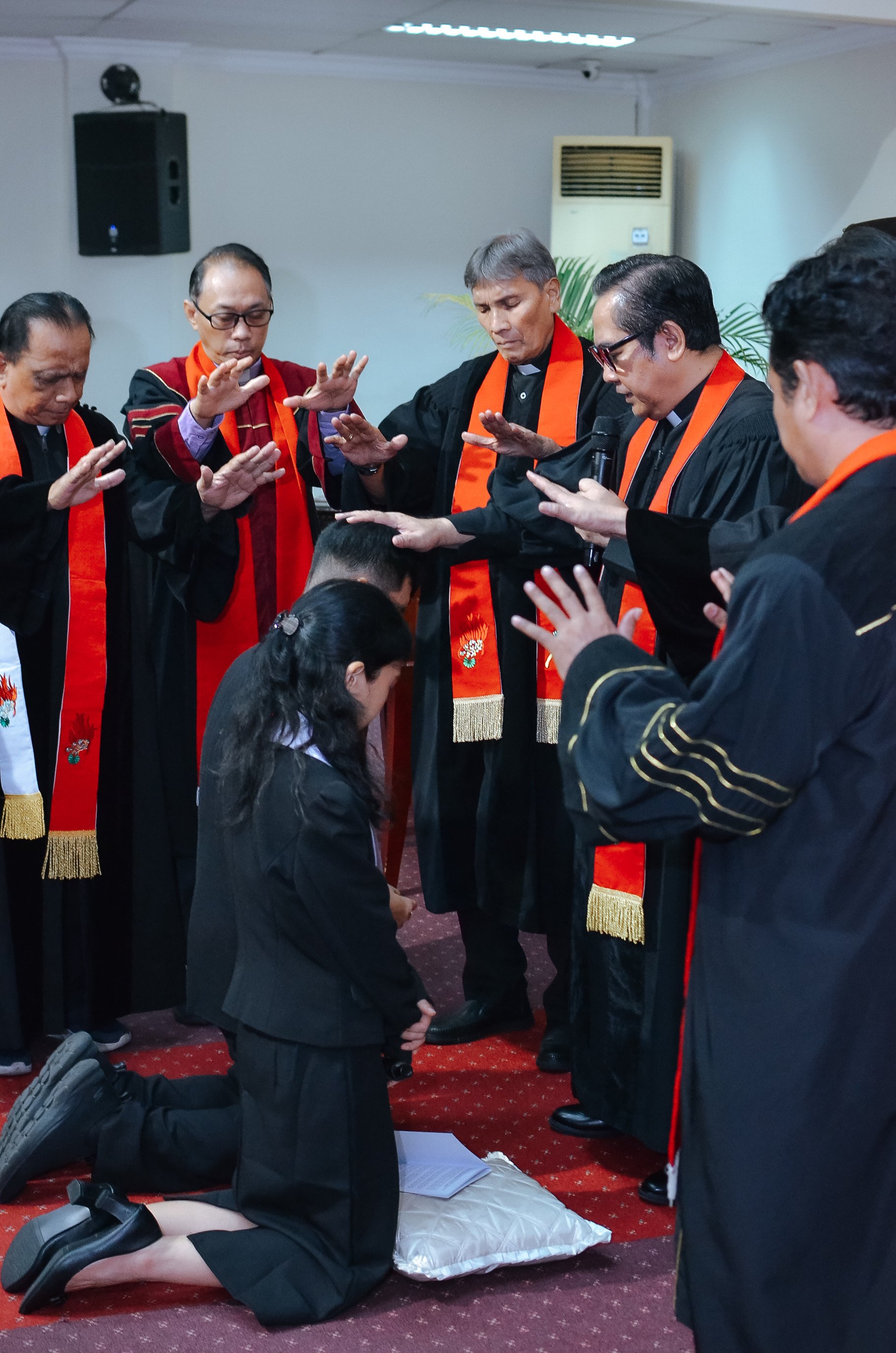 Penahbisan Evangelis GKRI Karmel: Panggilan Menderita demi Injil dan Pembentukan Karakter Kristus